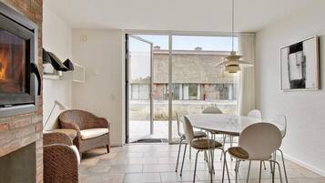 Classic House, 2 Bedrooms | Interior