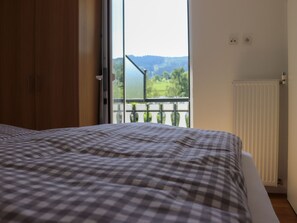 1 soverom, strykejern/-brett, wi-fi (inkludert) og sengetøy