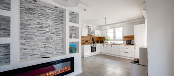 Holiday Home 'Weißes Haus, Vollausstattung' with Private Terrace, Private Garden and Wi-Fi