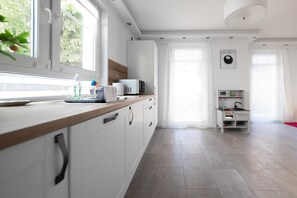 Fridge, microwave, oven, stovetop