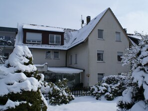 Exterior - Apartment 'Ferienwohnung Ihmert' with Shared Terrace, Shared Garden and Wi-Fi (Hemer)