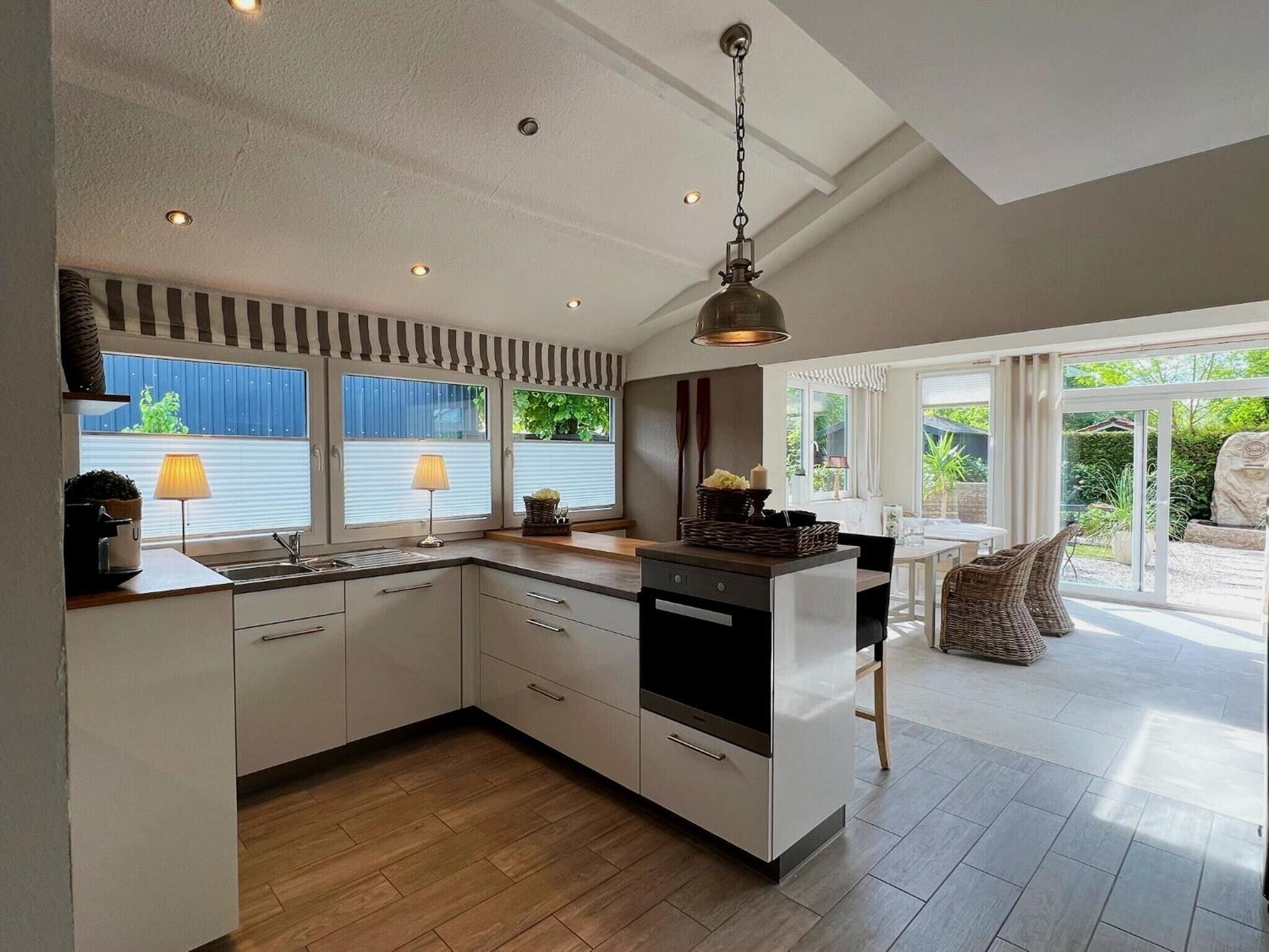 Frigorifero, forno, piano cottura, lavastoviglie