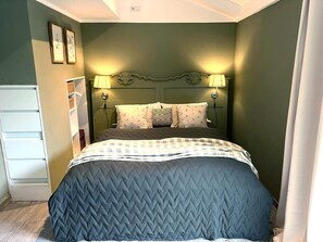 3 chambres, fer et planche à repasser, Wi-Fi gratuit, draps fournis