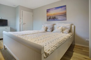 3 bedrooms, free WiFi, bed sheets