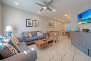 Smart TV, table football - Sleeps 19 | 2 Homes w/ Pool, Foosball+Shuffleboard | Mins to the Beach + Shops (Corpus Christi)
