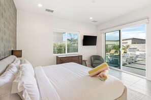 3 bedrooms, iron/ironing board, travel crib, free WiFi