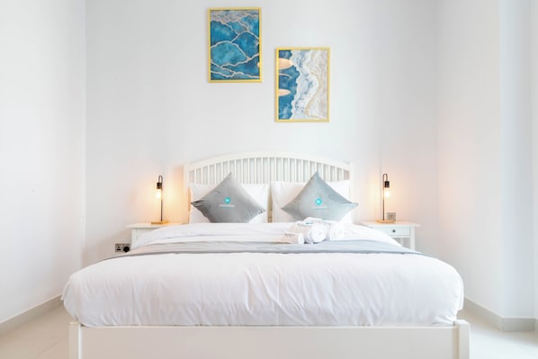 2 bedrooms, in-room safe, iron/ironing board, free WiFi