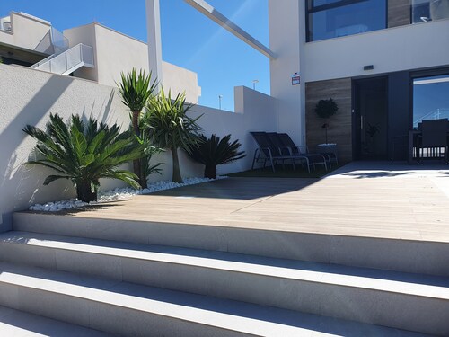 Quesada Sun Luxury villa for 8 people