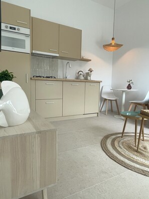 Oven, stovetop, dishwasher, electric kettle - Luxurious apartment with a relaxing atmosphere. Only 15 minutes from the beach. (Arenas)