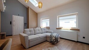 Apartment (16) | Wohnbereich | Flachbildfernseher