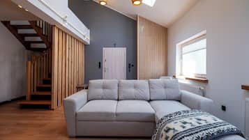 Apartment (16) | Living area | Flat-screen TV