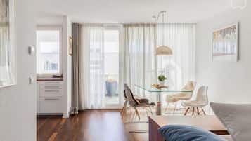 Schallisolierte Zimmer, Bügeleisen/Bügelbrett, Babybetten