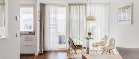 Soundproofing, iron/ironing board, cribs/infant beds