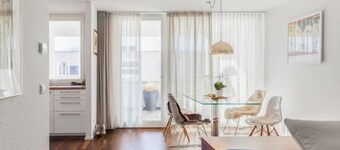 EXQUIS 2BR Luxury Apt. ROLF BENZ Parking Centre Kitchen Pick-up Service Airport