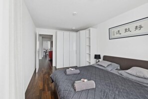 Property amenity - EXQUIS 2BR Luxury Apt. ROLF BENZ Parking Centre Kitchen Pick-up Service Airport (Boblingen)