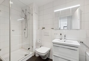 Soundproofing, iron/ironing board, cots/infant beds - EXQUIS 2BR Luxury Apt. ROLF BENZ Parking Centre Kitchen Pick-up Service Airport (Boblingen)