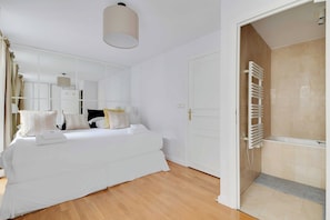 1 chambre, fer et planche à repasser, Wi-Fi, draps fournis