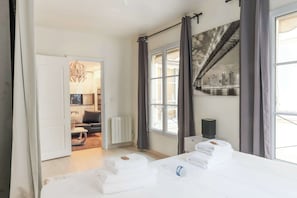 2 chambres, fer et planche à repasser, accès Internet, draps fournis