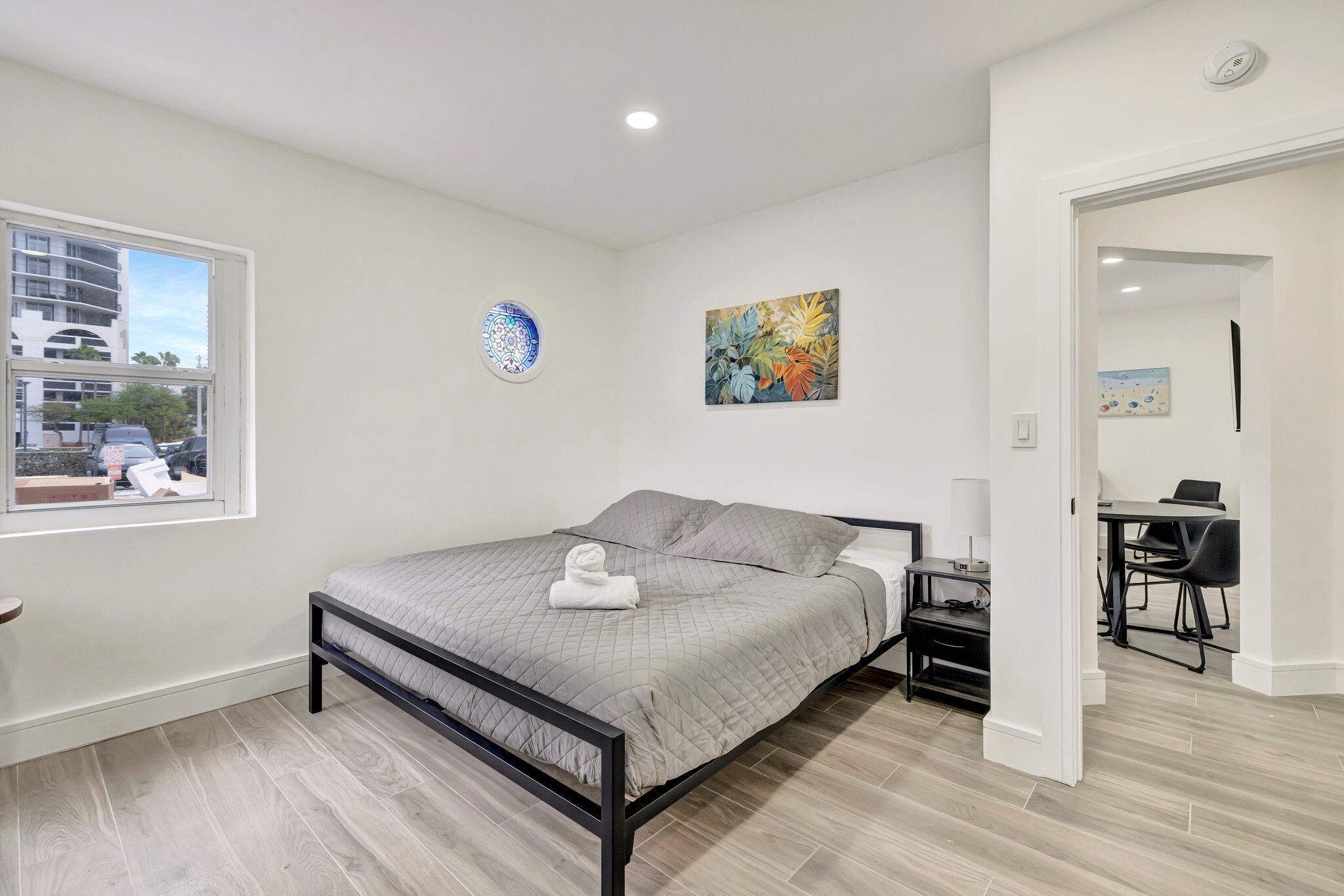 Deluxe Condo, 2 Bedrooms, Non Smoking, Patio | Egyptian cotton sheets, premium bedding, cribs/infant beds, free WiFi