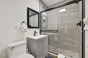 Appart'hôtel Deluxe, 2 chambres, non-fumeur, patio | Salle de bain