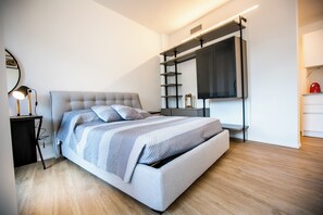 Deluxe Apartment, Balcony, City View | 1 bedroom, desk, iron/ironing board, free WiFi - ComoLakeSuite (Como)
