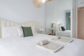 4 bedrooms, iron/ironing board, WiFi, bed sheets - PURELY PORTO - Beautiful and spacious apartment in Bonfim district (Porto)