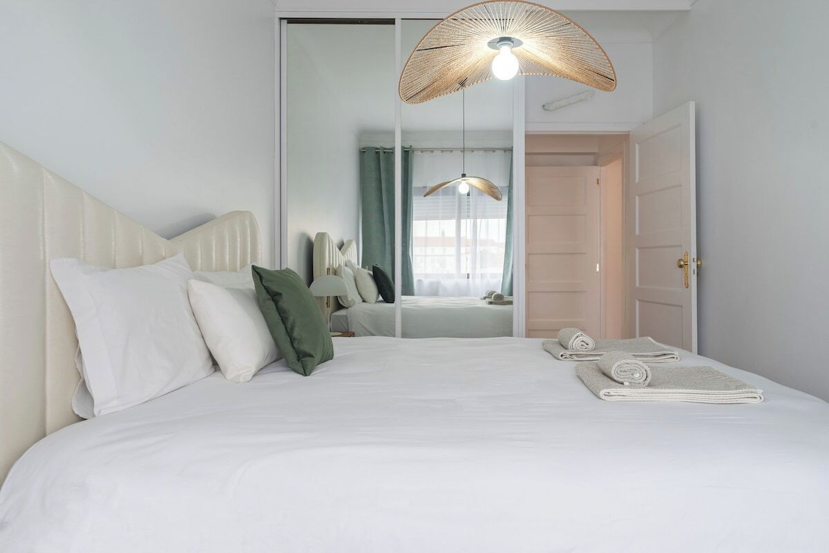 4 chambres, fer et planche à repasser, Wi-Fi, draps fournis