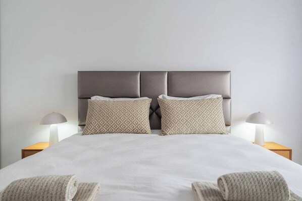 4 Schlafzimmer, Bügeleisen/Bügelbrett, WLAN, Bettwäsche