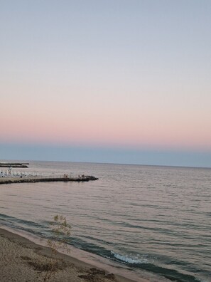 Beach - Vacation apartment by the Black Sea. 3 minutes from the beach. Playground. (Sveti Vlas)