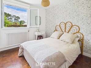 3 bedrooms, iron/ironing board, free WiFi