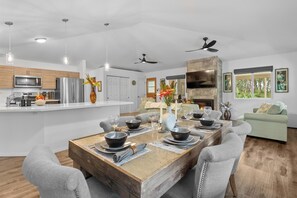 Dining - Ohia Lehua Hale-Hot Tub-Fireplace-Fire Table-3-Bed, 2-Bath Newly Renovated Home (Volcano)