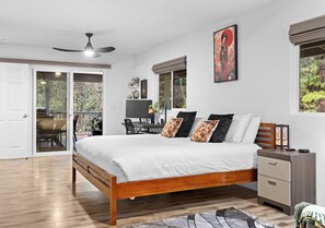 3 bedrooms, desk, iron/ironing board, travel crib