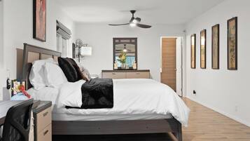 3 bedrooms, desk, iron/ironing board, travel cot