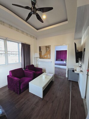 TV - Titanic Residence - 7 minute walk to the Beach (Pattaya)