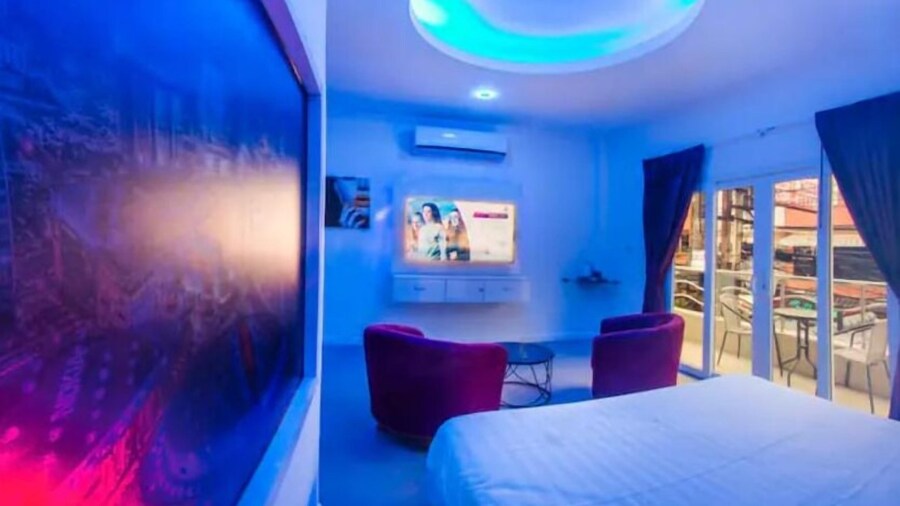 Titanic Residence - 7 minute walk to the Beach