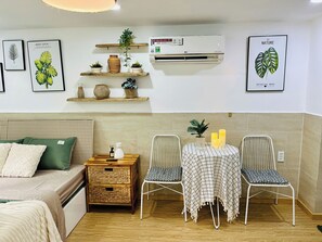 Estudio Deluxe | Servicio a la habitación