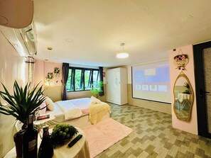 Deluxe Studio