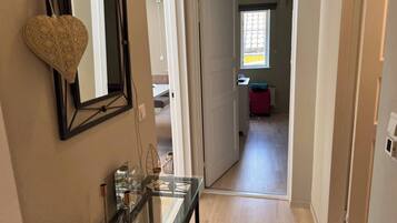 Apartment, 2 Bedrooms, Balcony, City View | Interior