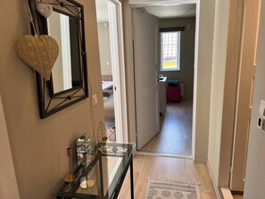 Huoneisto, 2 makuuhuonetta, parveke, kaupunkinäköala | Sisätilat