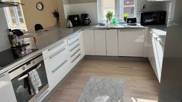 Apartemen, 2 kamar tidur, balkon, pemandangan kota | Interior