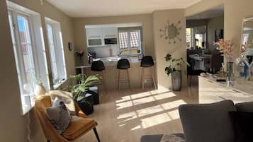 Apartemen, 2 kamar tidur, balkon, pemandangan kota | Ruang keluarga