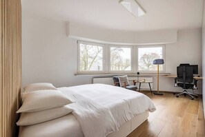 1 habitación, tabla de planchar con plancha, wifi gratis y ropa de cama 