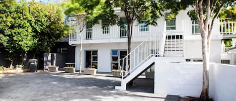 Ngoại thất