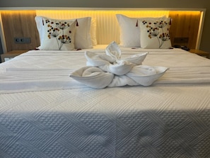 Ropa de cama de alta calidad, minibar y escritorio 