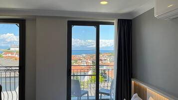 Executive Room, Sea View | Laptop workspace, free WiFi