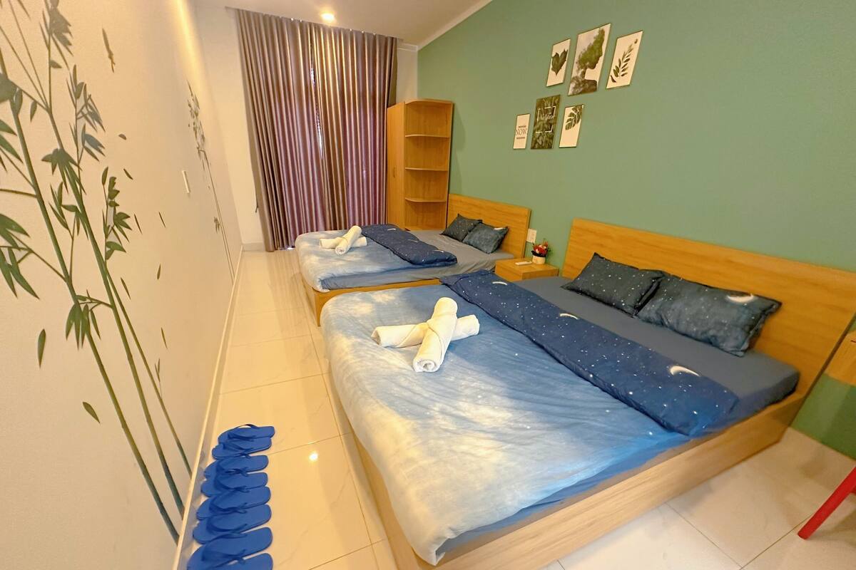Standard Double or Twin Room, City View | Blackout drapes, WiFi (free), bed sheets