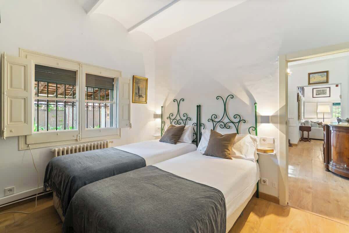 4 dormitorios, tabla de planchar con plancha, wifi y ropa de cama