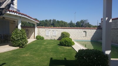 İzmir çeşme alaçatı lüks müstakil villa