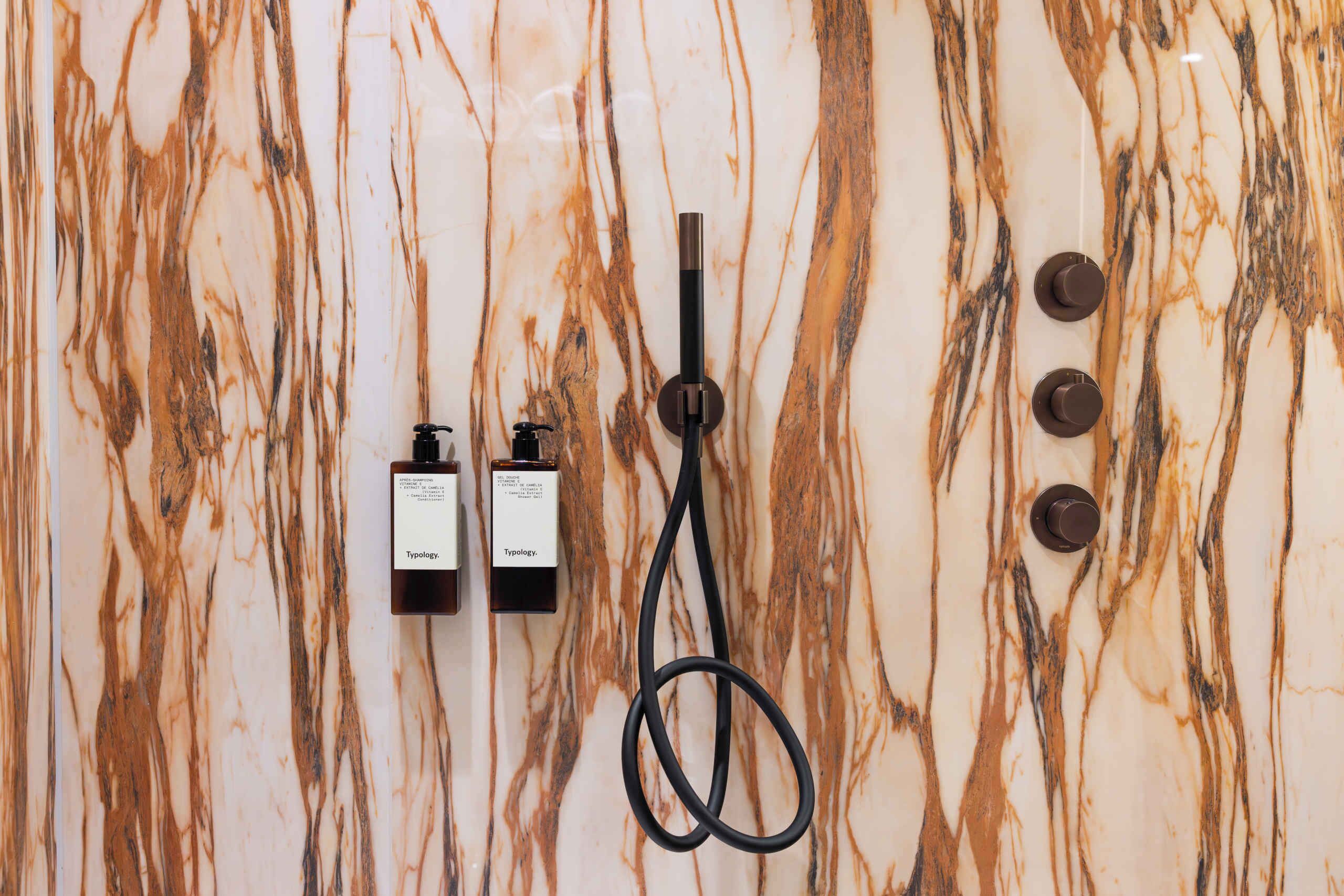 Badewanne und Dusche (separat), Regendusche