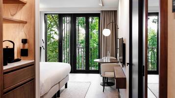 Quarto casal luxo | Roupas de cama premium, frigobar, cofres nos quartos